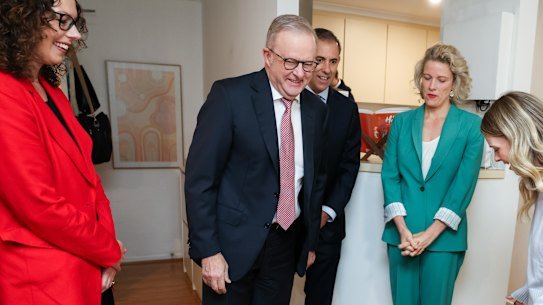 Anthony Albanese, Treasurer Jim Chalmers and Housing Minister Clare O’Neil meet Mika Rosewarne and her dog, Pikelet, in Canberra to talk about housing measures contained in last week’s budget.