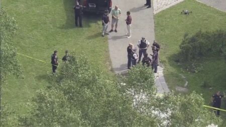 3 stabbed at New York college; 2 suspects in custody 3 stabbed at New York college; 2 suspects in custody