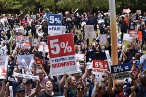 WA nurses threaten strike action as government delays patient ratio rollout WA nurses threaten strike action as government delays patient ratio rollout
