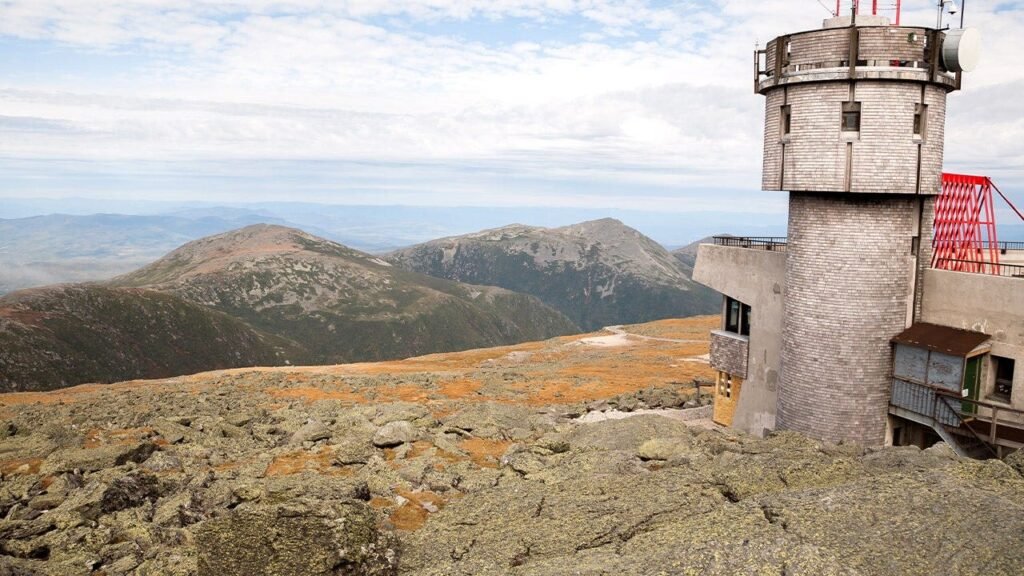 Hiker, 61, battles agonizing injury on grueling climb, resets dislocated shoulder himself Hiker, 61, battles agonizing injury on grueling climb, resets dislocated shoulder himself