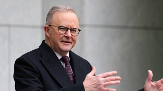 Prime Minister Anthony Albanese says Australians should be able to opt out of social media algorithms.