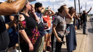 Socialist, communist groups coordinate, promote ‘spontaneous’ anti-ICE protests in Austin Socialist, communist groups coordinate, promote ‘spontaneous’ anti-ICE protests in Austin