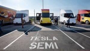 Tesla Semi deliveries begin with PepsiCo and DHL as first customers Tesla Semi deliveries begin with PepsiCo and DHL as first customers