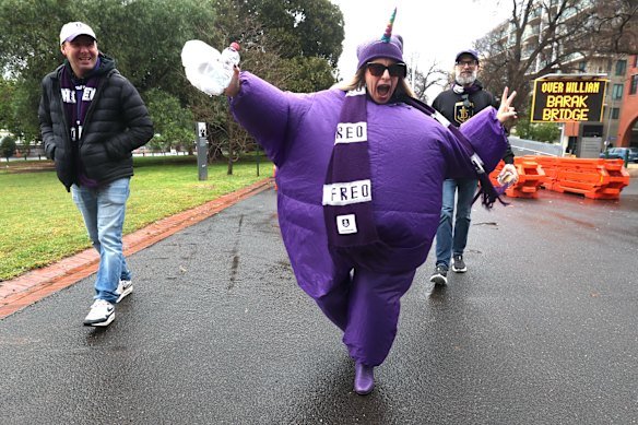 A Fremantle fan arrives at MCG.