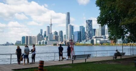 Toronto Area home sales down 2% in August, prices dip below M: board Toronto Area home sales down 2% in August, prices dip below M: board