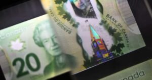 Minimum wage not enough to live in Manitoba, report says