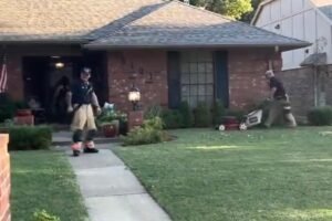 Oklahoma firefighters finish mowing man’s lawn after he falls ill doing yard work: ‘We couldn’t leave it that way’ Oklahoma firefighters finish mowing man’s lawn after he falls ill doing yard work: ‘We couldn’t leave it that way’