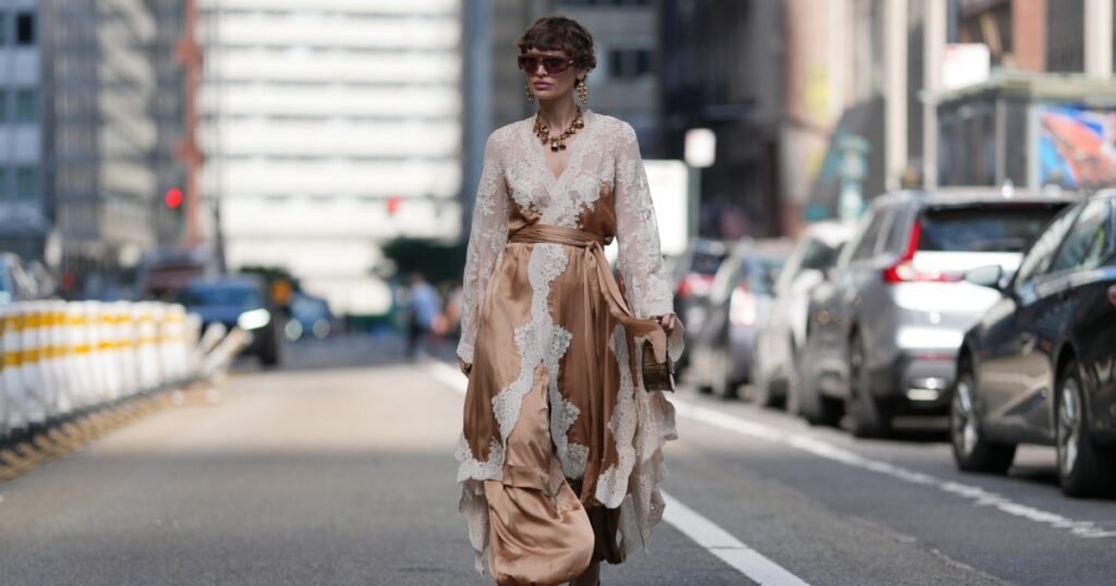 17 Dreamy, Tummy-Hiding Fall Dresses for Women Over 40 (And No, They’re Not Frumpy!)