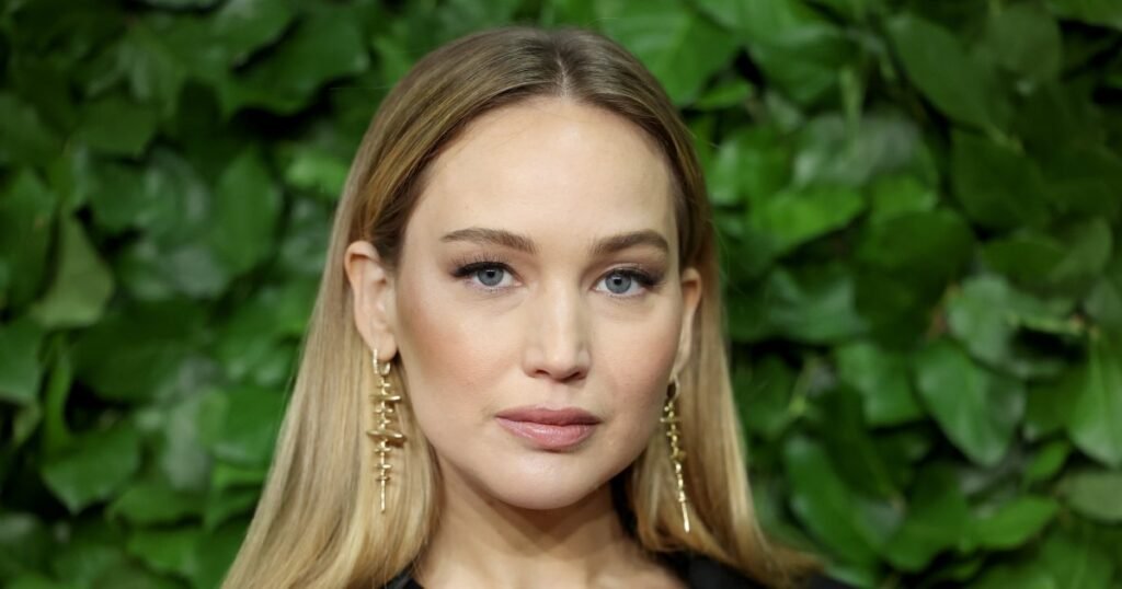 Jennifer Lawrence Wore This Casual-Cool ‘Slipper’ Shoe With Jeans — And Honestly, We’re Sold on the Comfy Look Jennifer Lawrence Wore This Casual-Cool ‘Slipper’ Shoe With Jeans — And Honestly, We’re Sold on the Comfy Look