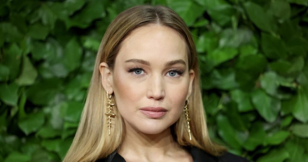 Jennifer Lawerence’s Colorful Fall Sweater Style Is the Rich Mom Alternative to Neutrals