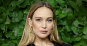 Jennifer Lawerence’s Colorful Fall Sweater Style Is the Rich Mom Alternative to Neutrals Jennifer Lawerence’s Colorful Fall Sweater Style Is the Rich Mom Alternative to Neutrals