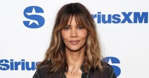 Halle Berry’s Baggy Cool-Girl Jeans Are Basically Stylish Lounge Pants — And We’re Obsessed