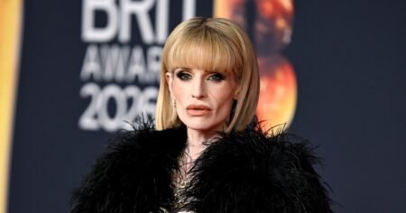 Kelly Osbourne Addresses Weight Loss After Dad Ozzy’s Death, Admits to Wearing Wig to Hide Frame Kelly Osbourne Addresses Weight Loss After Dad Ozzy’s Death, Admits to Wearing Wig to Hide Frame