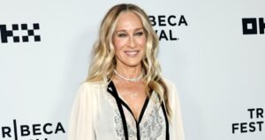 Sarah Jessica Parker Can’t Live Without Lip Gloss — And She Swears by This Drugstore Pick Sarah Jessica Parker Can’t Live Without Lip Gloss — And She Swears by This Drugstore Pick