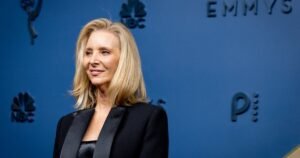 Mature-Skin Shoppers Swear Lisa Kudrow’s Red Carpet Concealer ‘Doesn’t Crease’ Mature-Skin Shoppers Swear Lisa Kudrow’s Red Carpet Concealer ‘Doesn’t Crease’