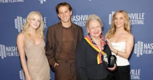 Reese Witherspoon Poses With Her Mother and Lookalike Kids Ava and Deacon on Red Carpet