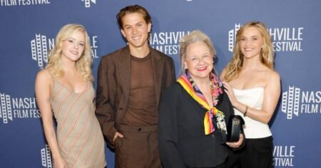 Reese Witherspoon Poses With Her Mother and Lookalike Kids Ava and Deacon on Red Carpet