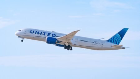 Higher jet fuel prices prompt airlines to adjust flight schedules