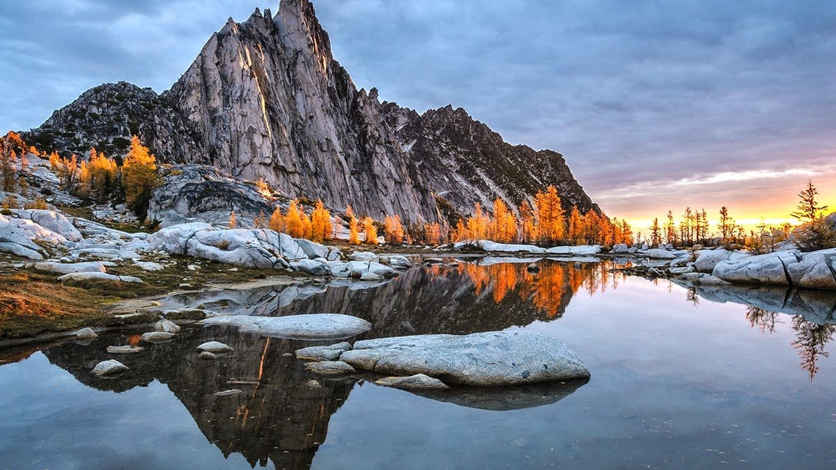 View of Enchantments lake at sunrise