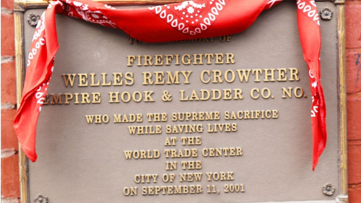 Plaque commemorating Welles Crowther's 9/11 sacrifice outside Empire Hook and Ladder Company No. 1 in Upper Nyack, New York.