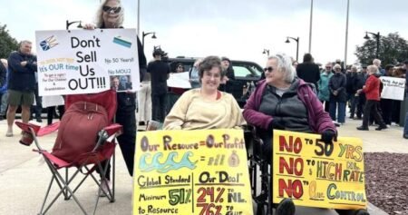 Critics slam Newfoundland, Quebec power agreement as MLA leaves party