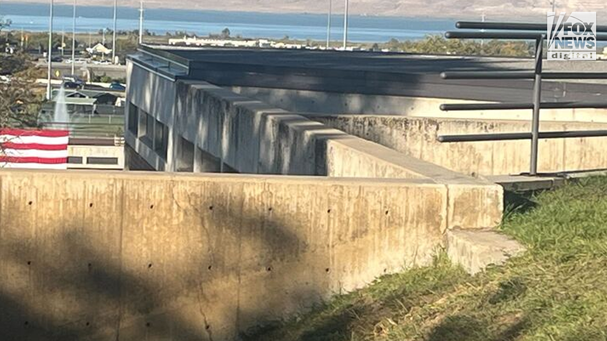 Ledge of Loose Center roof