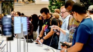 Apple’s iPhone 18 goes on sale as customers line up at stores worldwide Apple’s iPhone 18 goes on sale as customers line up at stores worldwide