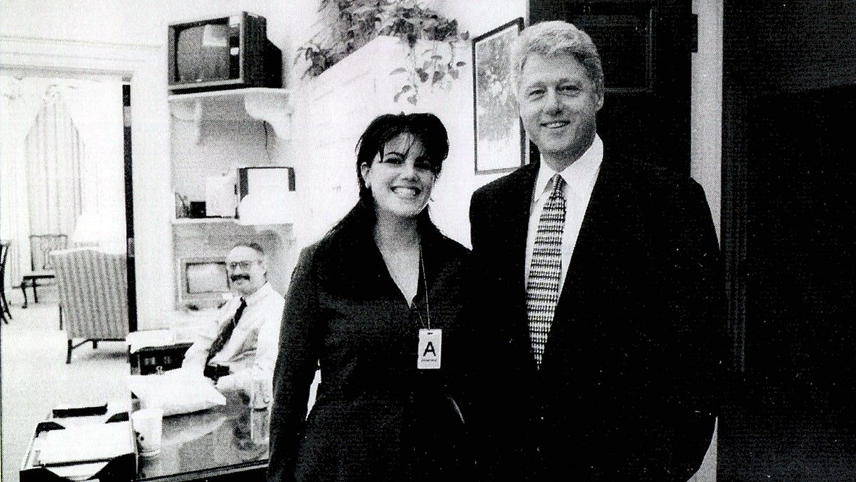 Lewinsky next to Clinton
