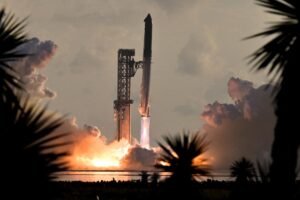 SpaceX launches massive Starship into orbit for the first time despite engine shutting down SpaceX launches massive Starship into orbit for the first time despite engine shutting down