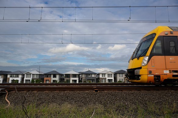 Schofields is considered the logical place to build a major station to link the T1 Richmond rail line to an extended metro line between St Marys and Tallawong.