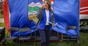 ‘Why walk away?’: Emotional Danielle Smith speaks against separation at online forum ‘Why walk away?’: Emotional Danielle Smith speaks against separation at online forum