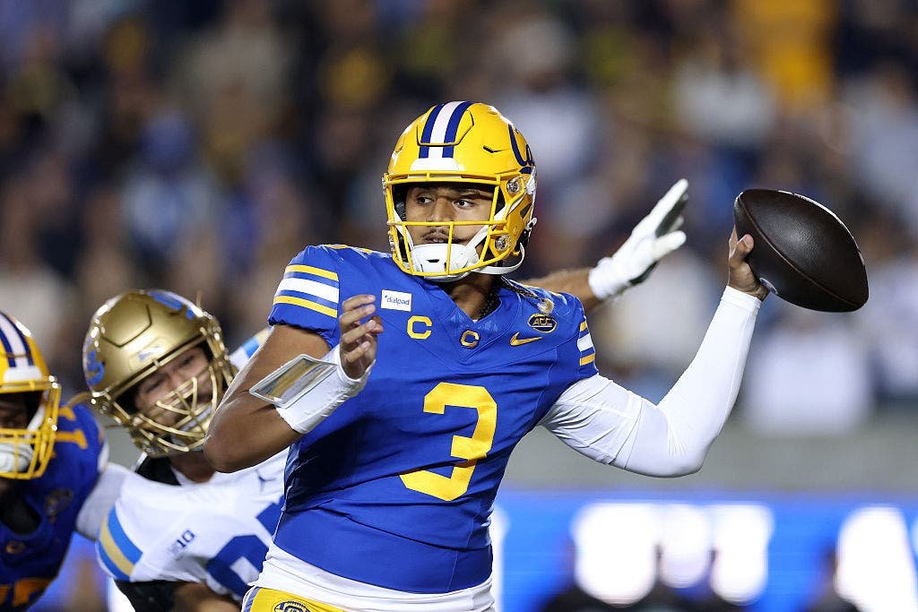 Jaron-Keawe Sagapolutele threw for 271 yards, two touchdowns and two interceptions in Cal's Week 1 loss to UCLA. (Photo by Ezra Shaw/Getty Images)