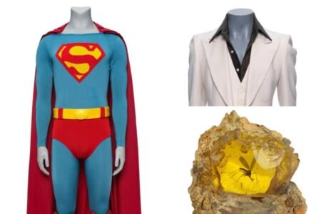 Jurassic Park mosquito fossil sells for over 0K at auction featuring legendary Hollywood props Jurassic Park mosquito fossil sells for over 0K at auction featuring legendary Hollywood props