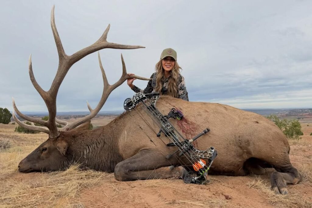 Kristi Noem poses with massive dead elk in graphic bow-hunting photos Kristi Noem poses with massive dead elk in graphic bow-hunting photos