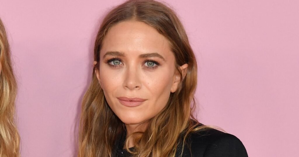 Chic! Mary-Kate Olsen Wore the Bag Trend That Makes Outfits Look Rich — Copy It for 
