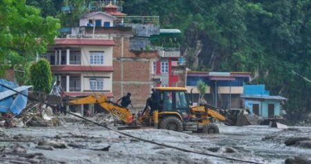 ‘We have to move quickly’: Canadians lend a hand as massive relief effort in Nepal begins ‘We have to move quickly’: Canadians lend a hand as massive relief effort in Nepal begins