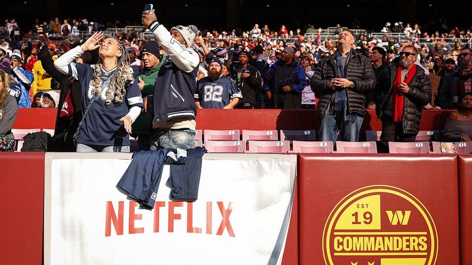 Netflix signs at game