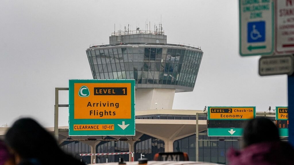 Former United executive explains how New Jersey fiber cut disrupted Northeast flights Former United executive explains how New Jersey fiber cut disrupted Northeast flights