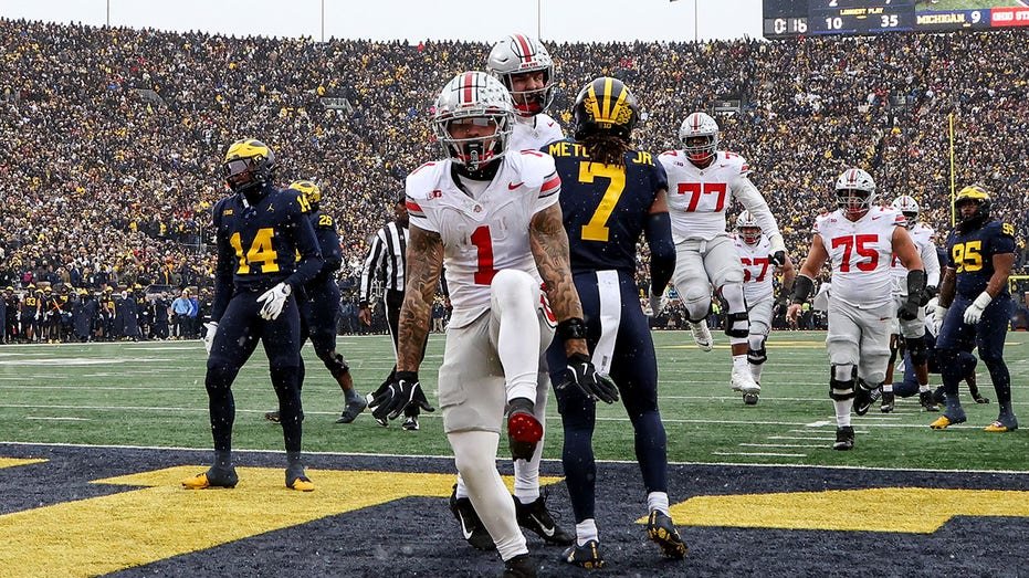 Ohio State scores on Michigan