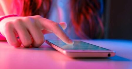 Survey says Saskatchewanians support social media limits for youth: province Survey says Saskatchewanians support social media limits for youth: province