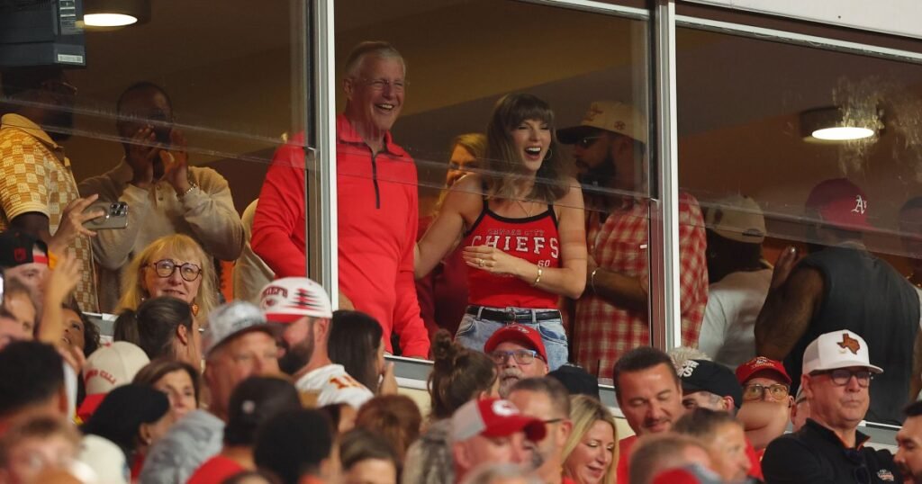 Taylor Swift’s Sold-Out Chiefs Tank Top Is So Chic — But These Amazon Picks Are Still in Stock (for Now) Taylor Swift’s Sold-Out Chiefs Tank Top Is So Chic — But These Amazon Picks Are Still in Stock (for Now)
