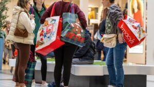 Trade expert reveals what Trump-Xi B deal means as holiday season approaches