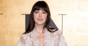 Dakota Johnson’s ‘French Girl’ Flats Are the Understated Shoe Trend Quietly Taking Over Fall Dakota Johnson’s ‘French Girl’ Flats Are the Understated Shoe Trend Quietly Taking Over Fall